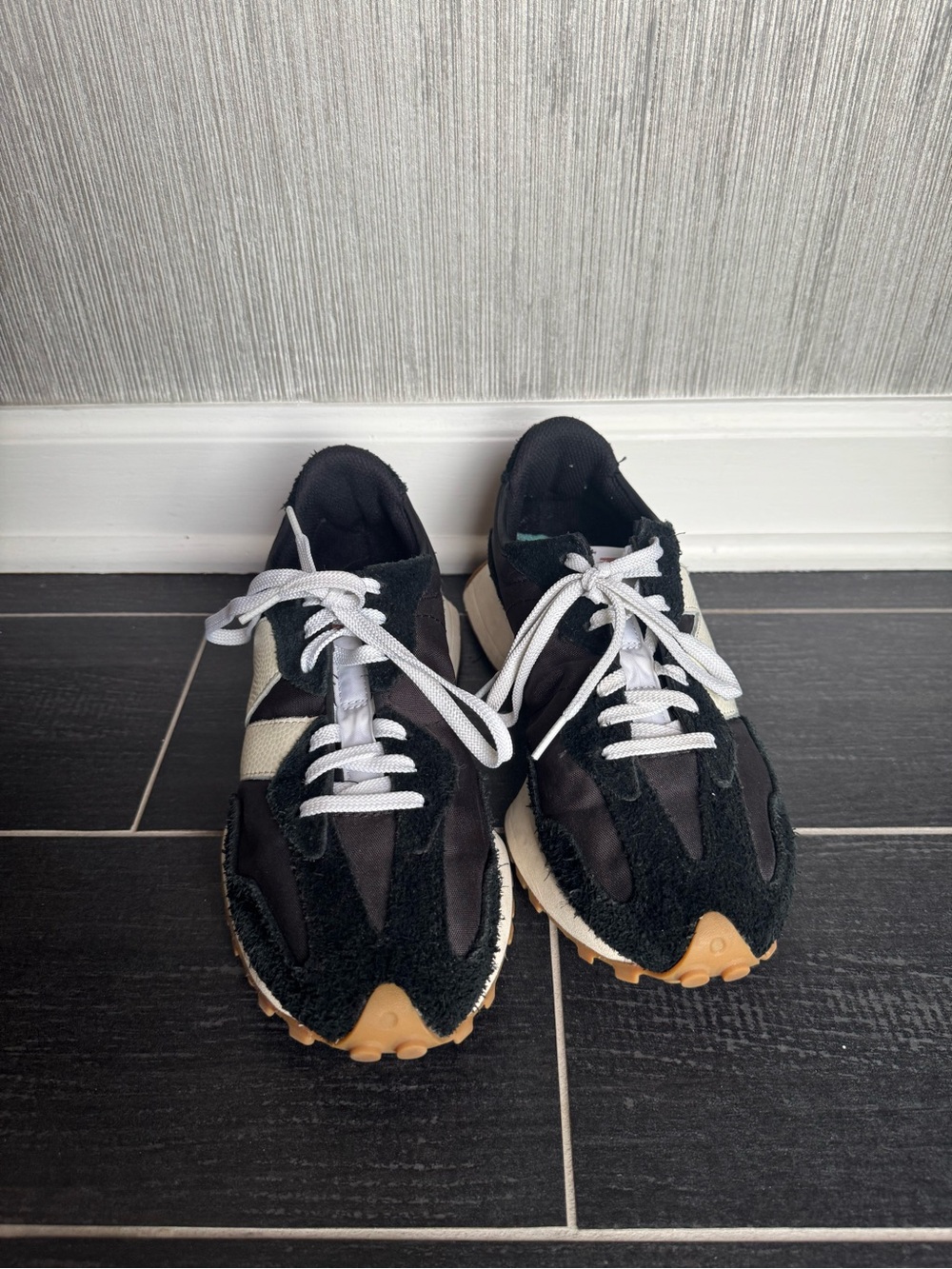 New Balance Sneakers - Picture 2 of 5